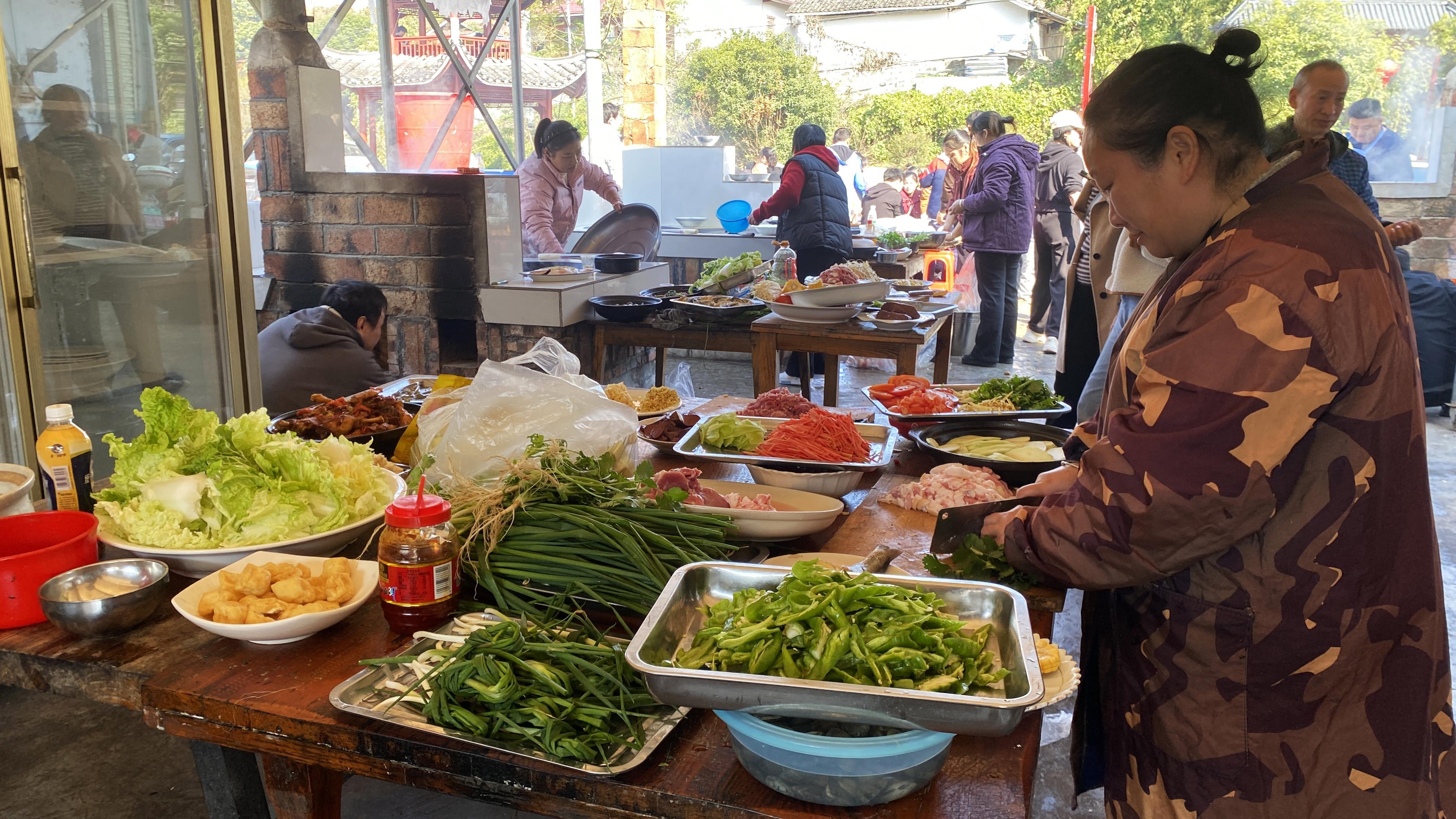 煙火暖人心，凝心聚力，繪晶科技開(kāi)展戶(hù)外燒烤團(tuán)建活動(dòng)